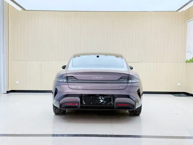 Xiaomi SU7 — Фото автомобиля 25