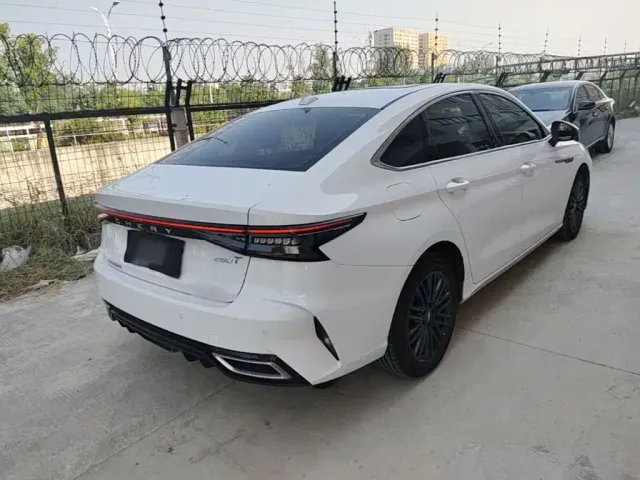 Chery Arrizo 8 — Фото автомобиля 6
