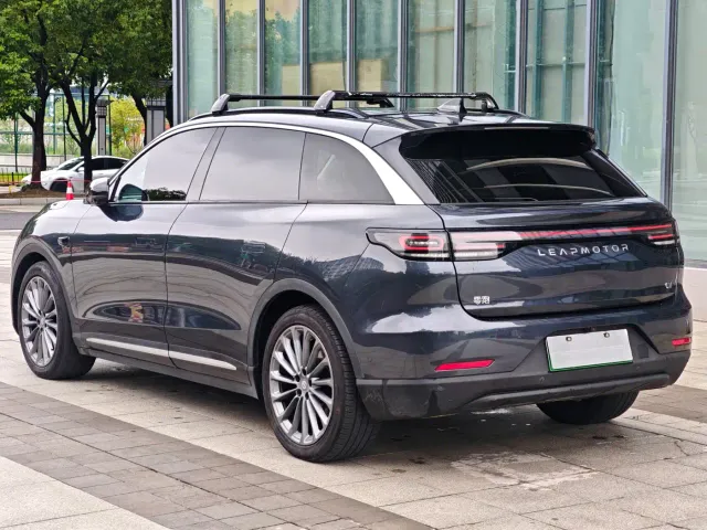 Leapmotor C11 — Фото автомобиля 12