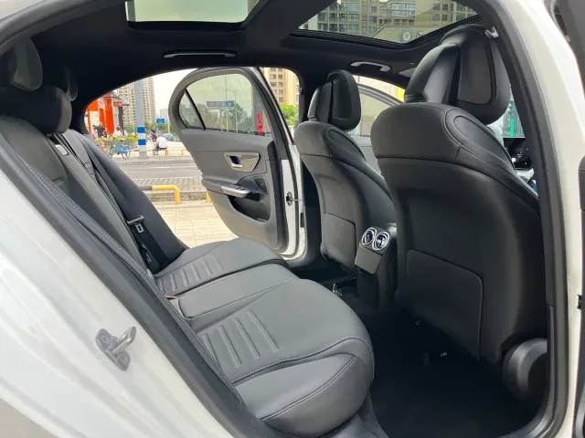 Mercedes-Benz C-Class — Фото автомобиля 12