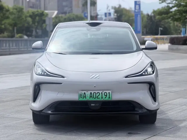 IM Motors LS6 — Фото автомобиля 2