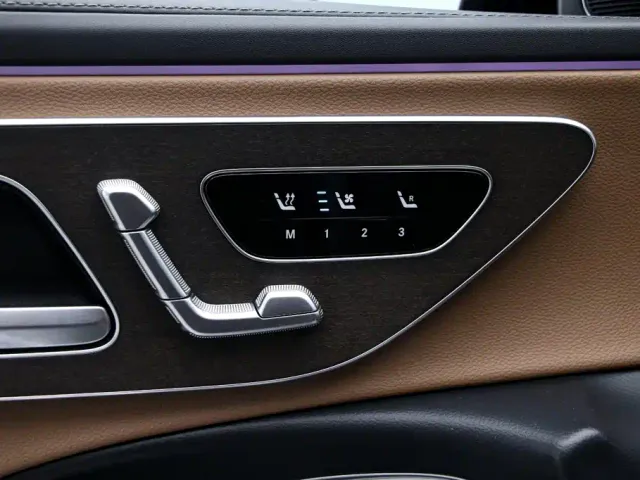 Mercedes-Benz E-Class — Фото автомобиля 13