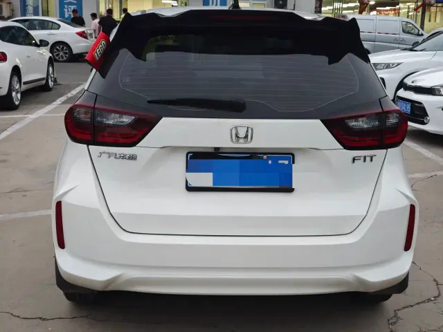 Honda Fit — Фото автомобиля 4