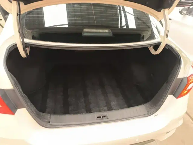 Nissan Sylphy — Фото автомобиля 18