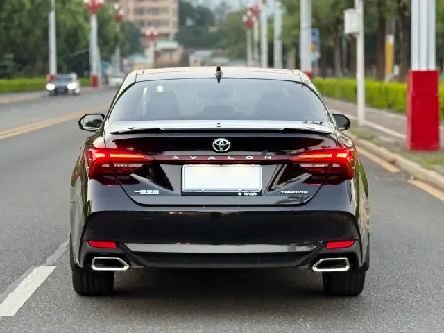 Toyota Avalon — Фото автомобиля 10