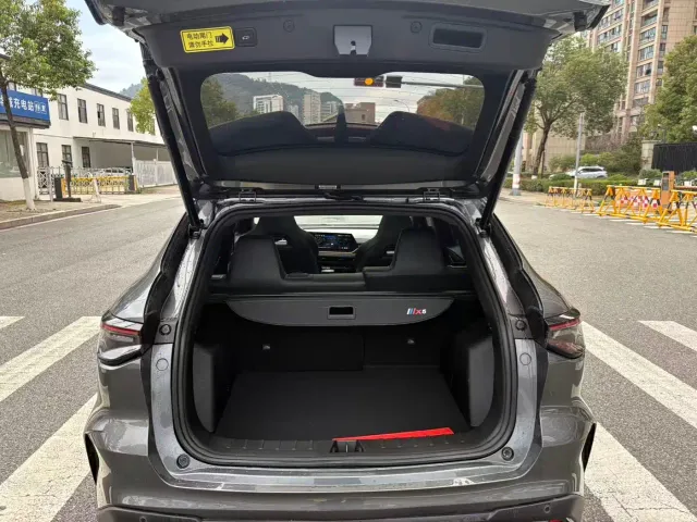Changan X5 Plus — Фото автомобиля 9
