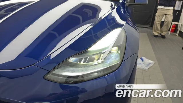 Tesla Model Y — Фото автомобиля 18