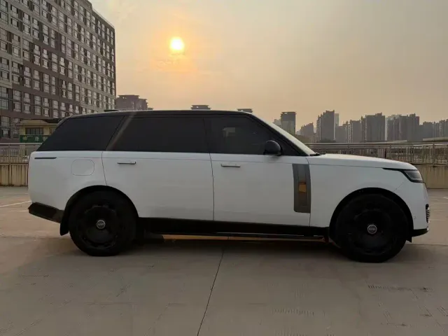 Land Rover Range Rover — Фото автомобиля 12