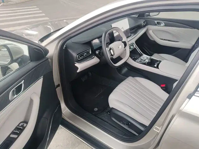 Geely Galaxy Stellar 6 — Фото автомобиля 15