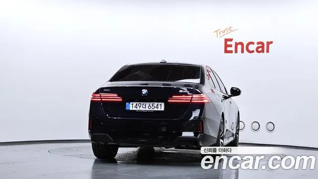 BMW 5-Series 5 серия (G60) 530i xDrive M Sport — Фото автомобиля 4