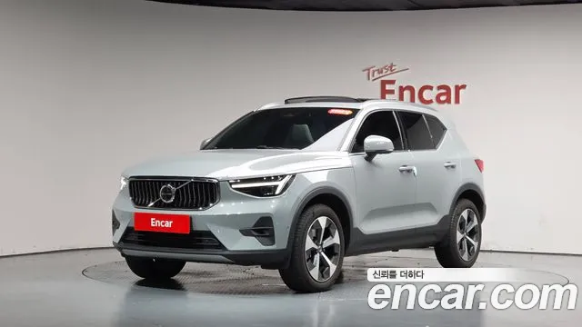 Фотография автомобиля — Volvo XC40