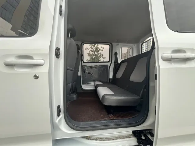 Wuling Zhiguang NEV — Фото автомобиля 5
