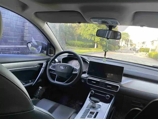 Geely Binyue — Фото автомобиля 5