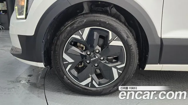 Kia Niro — Фото автомобиля 5