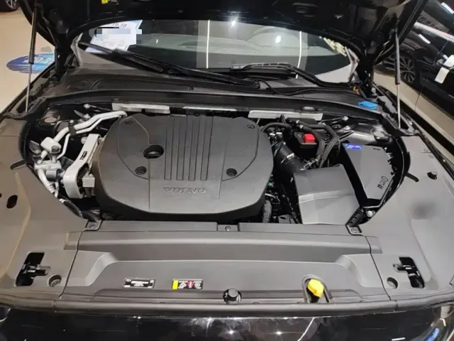 Volvo S90 — Фото автомобиля 19