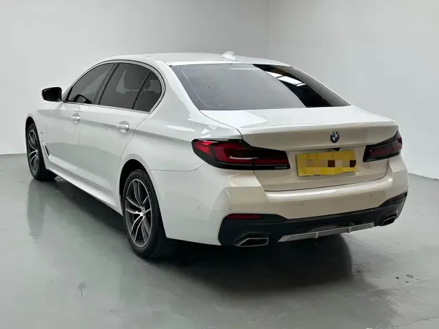 BMW 5 Series — Фото автомобиля 7