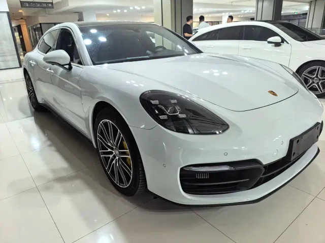 Porsche Panamera — Фото автомобиля 3