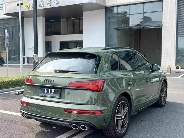 Audi SQ5 — Фото автомобиля 9