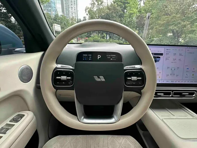 Li Auto L7 — Фото автомобиля 13