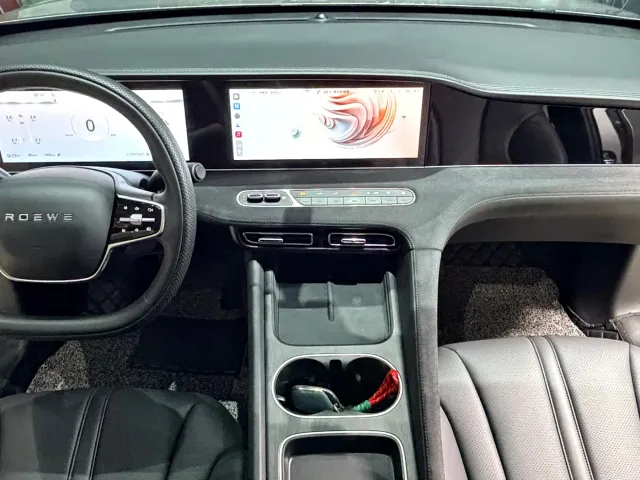 Roewe D7 — Фото автомобиля 16