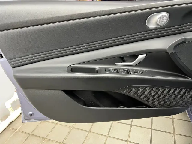Hyundai Elantra — Фото автомобиля 16