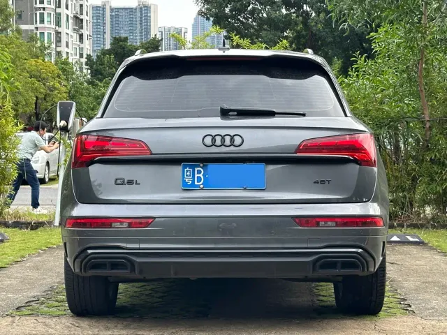 Audi Q5L — Фото автомобиля 17