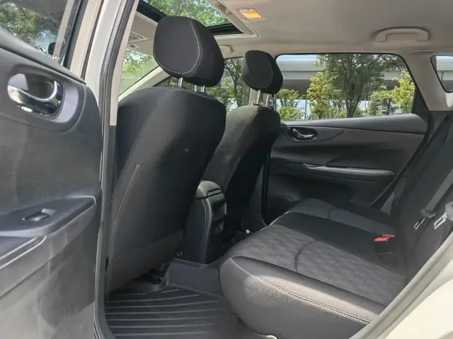 Nissan Tiida — Фото автомобиля 6