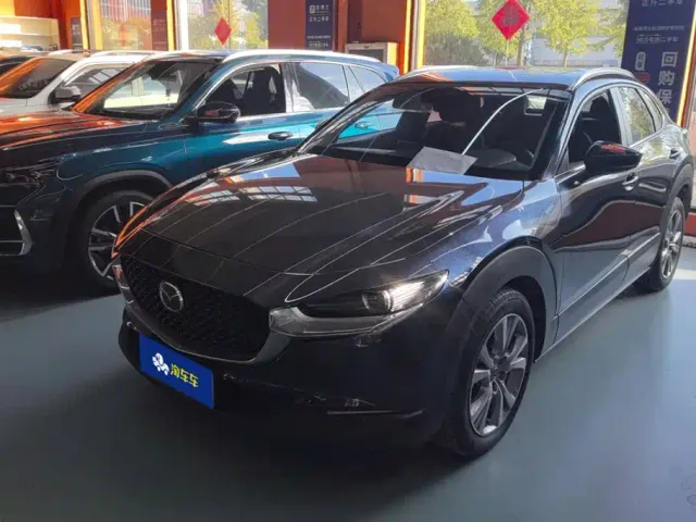 Фотография автомобиля — Mazda CX-30