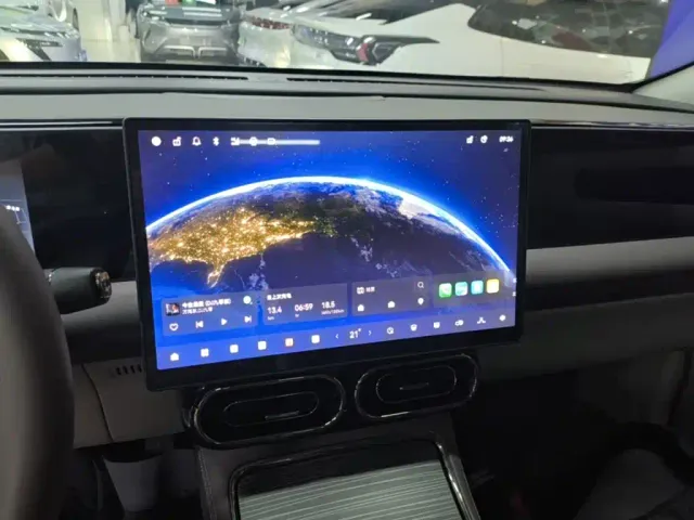 Leapmotor C11 — Фото автомобиля 12