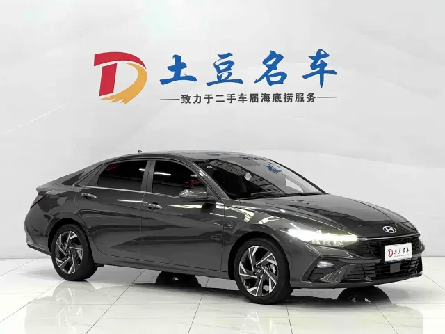 Hyundai Elantra — Фото автомобиля 3