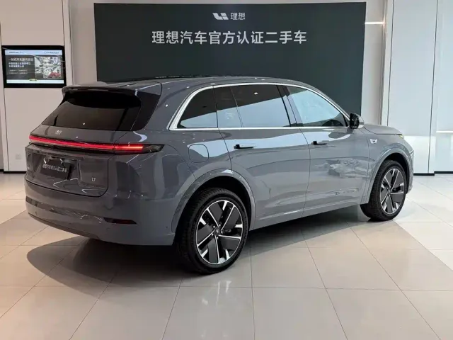 Li Auto L7 — Фото автомобиля 8