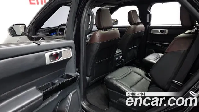 Ford Explorer Explorer 6 поколение 3.0 Platinum 4WD — Фото автомобиля 11