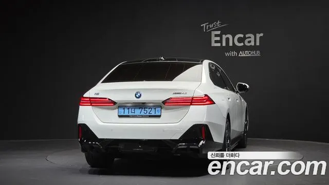 BMW i5 — Фото автомобиля 4