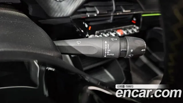 Peugeot 2008 Generation 2 — Фото автомобиля 17