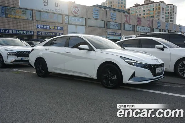 Hyundai Avante CN7 — Фото автомобиля 3