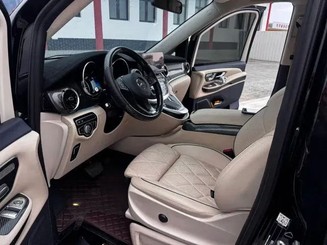 Mercedes-Benz V-Class — Фото автомобиля 12