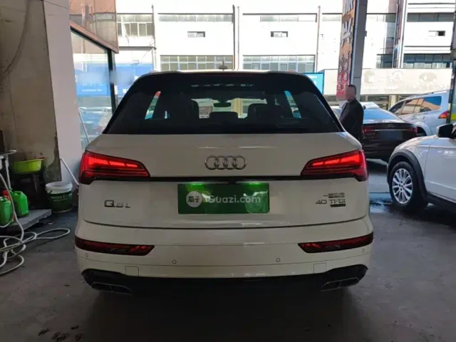 Audi Q5L — Фото автомобиля 5