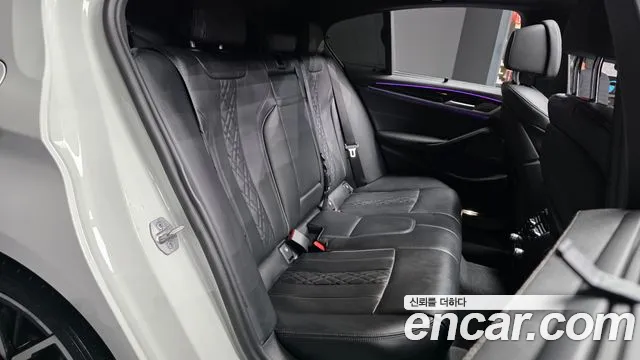 BMW 5 Series G30 — Фото автомобиля 18