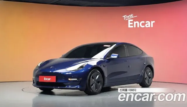 Фотография автомобиля — Tesla Model 3