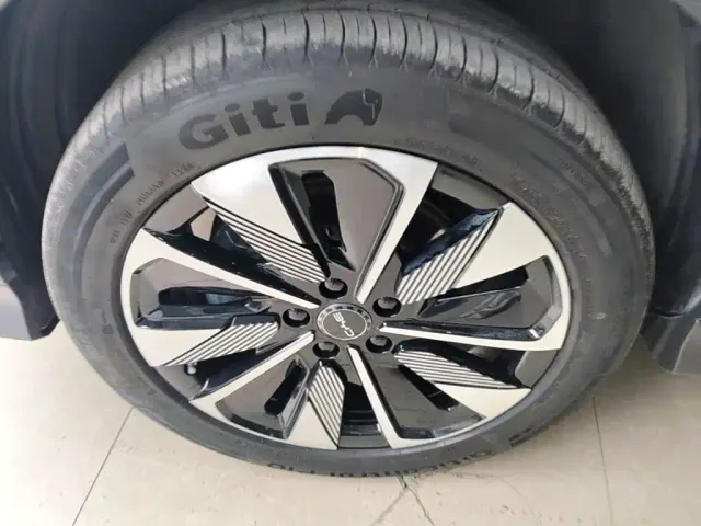 BYD Song PLUS — Фото автомобиля 22