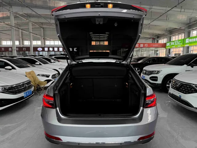 Skoda Superb — Фото автомобиля 21