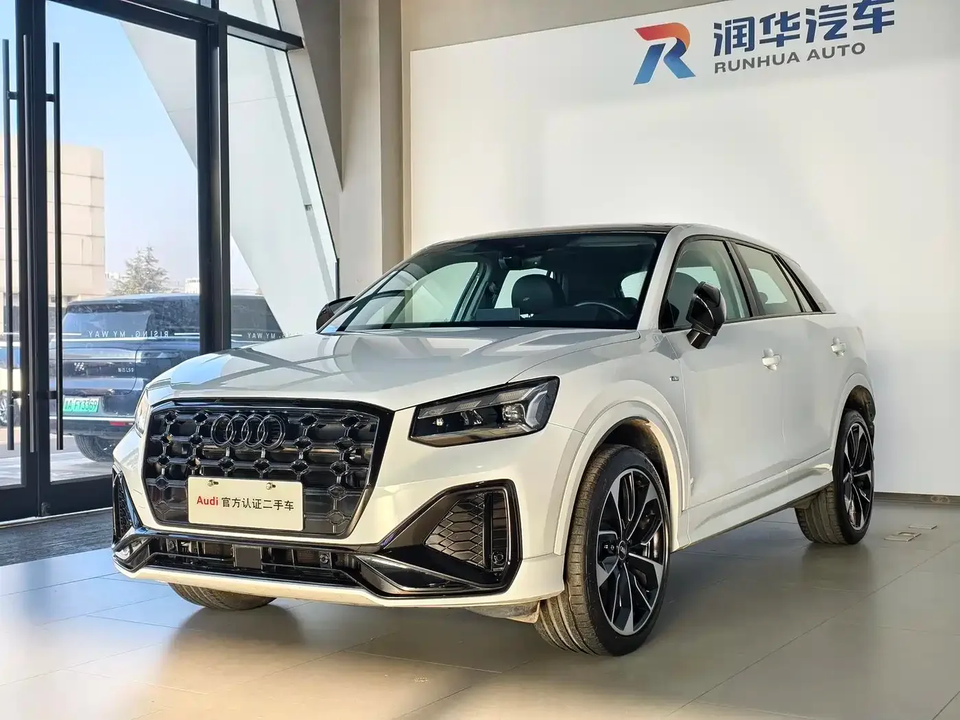 Фотография автомобиля — Audi Q2L