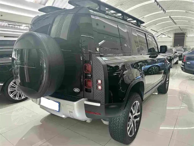 Land Rover Land Rover Defender 2022 110 P400 Dark Special Edition — Фото автомобиля 18