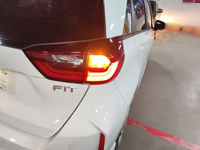 Honda Fit — Фото автомобиля 7