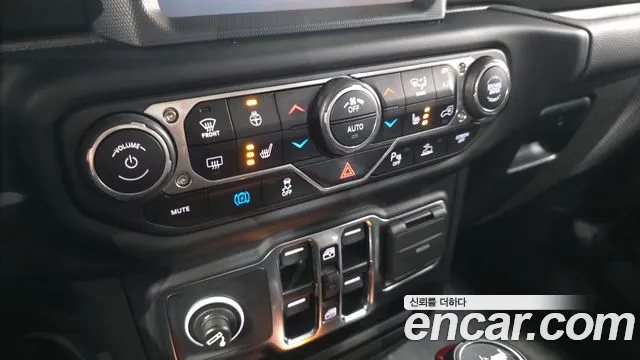 Jeep Wrangler Wrangler (JL) — Фото автомобиля 17