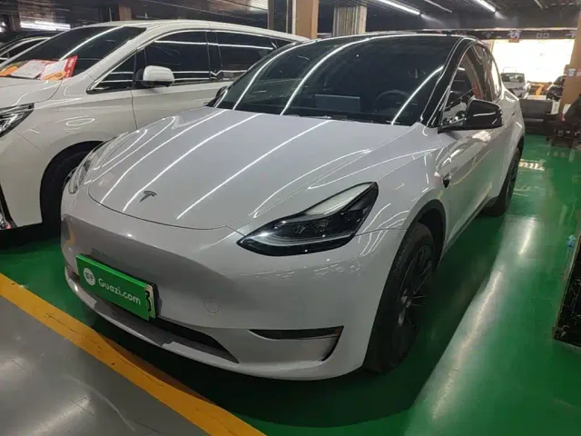 Фотография автомобиля — Tesla Model Y