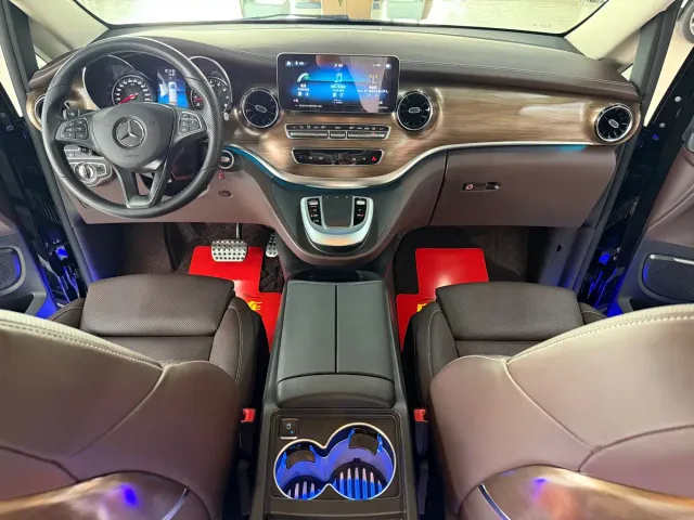 Mercedes-Benz V-Class — Фото автомобиля 14