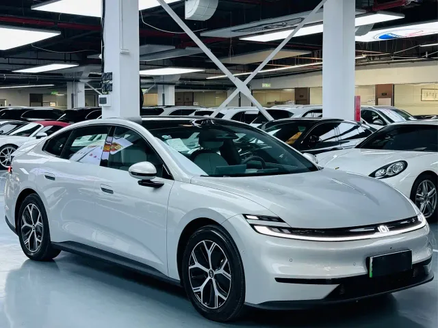 Changan Qiyuan A06 — Фото автомобиля 3