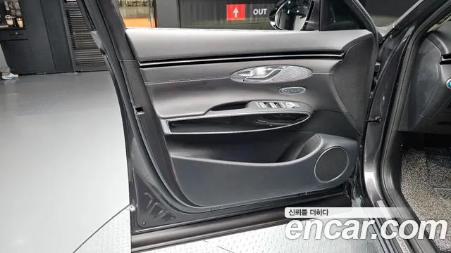 Genesis GV70 2.5T Бензин AWD — Фото автомобиля 23