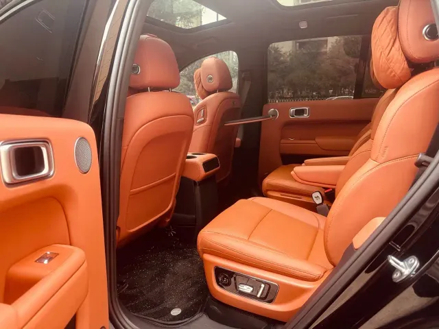 Li Auto L8 — Фото автомобиля 8